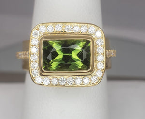 18k Gold Ring with Tourmaline and Diamonds