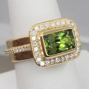 18K Gold Ring with Tourmaline and Diamonds