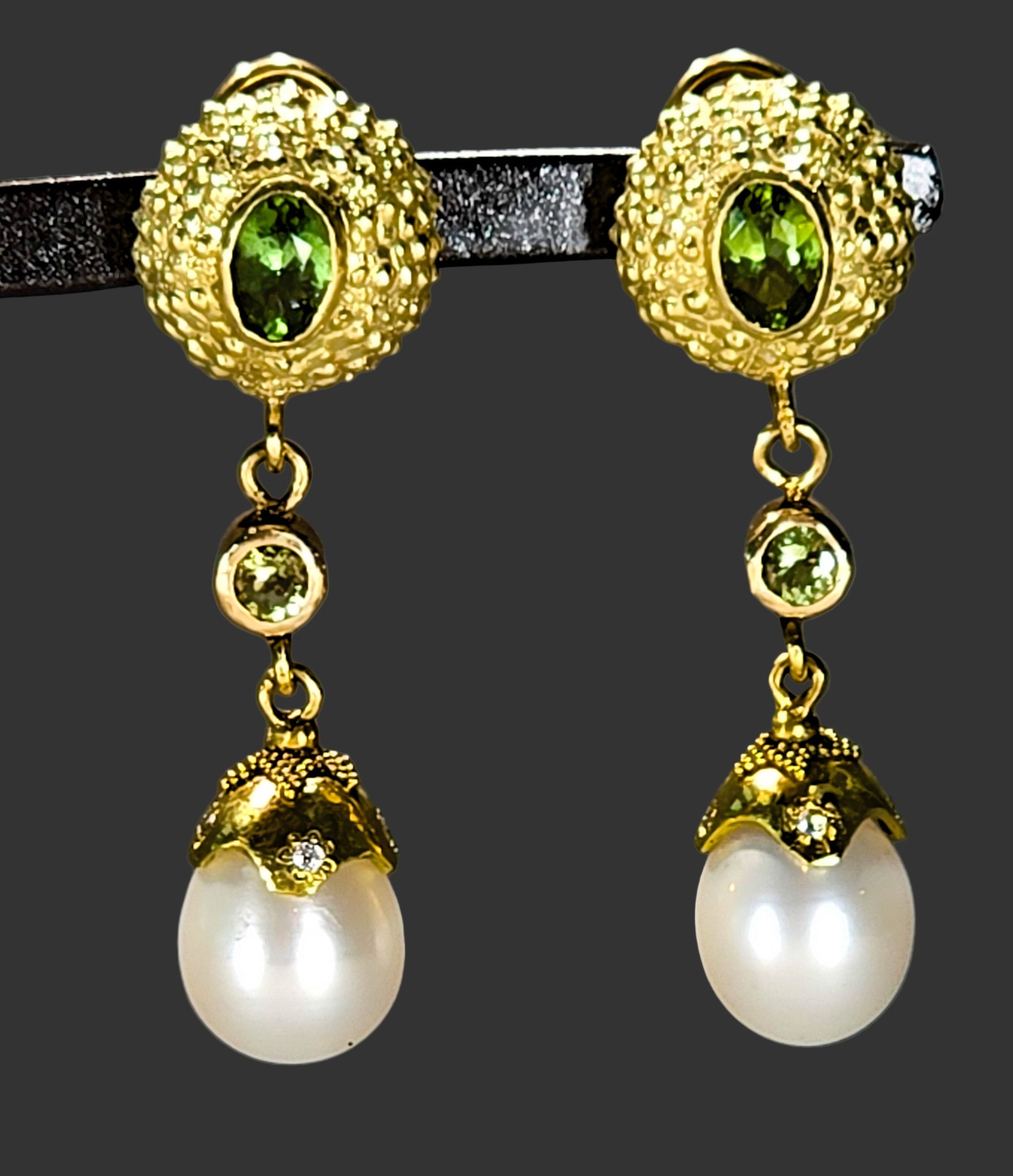 Tourmalines, 18 k gold, diamonds and granulation earrings 